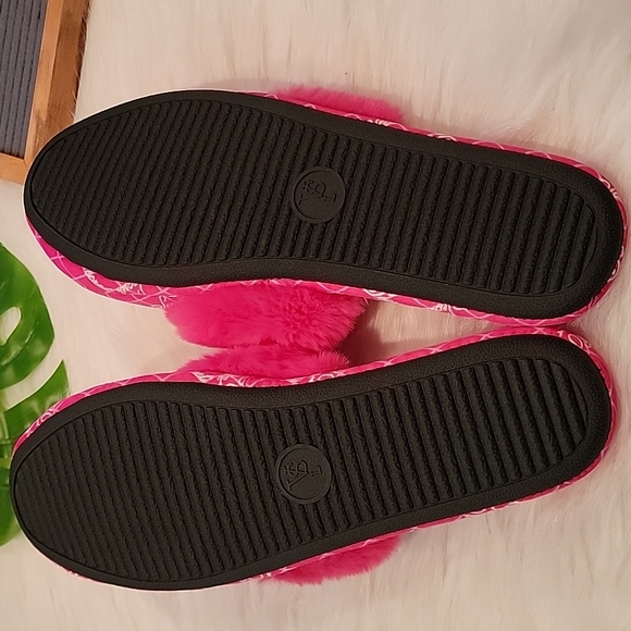 NWT Victoria's Secret Fur Trimmed Large Slipper Hot Pink 🔥 ❤️  Fisnet pattern - Picture 8 of 8